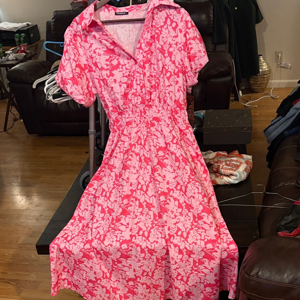 Chic Pink Floral Midi Dress